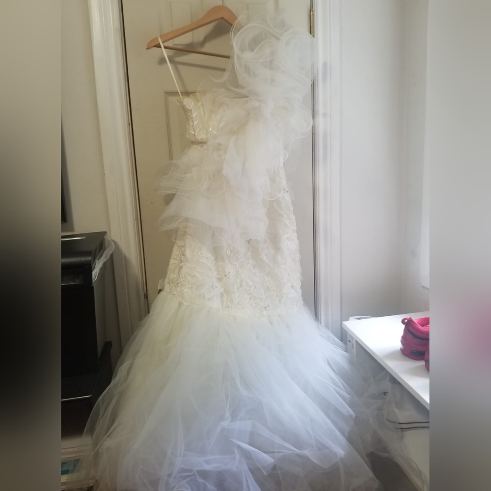 Mermaid style wedding dress